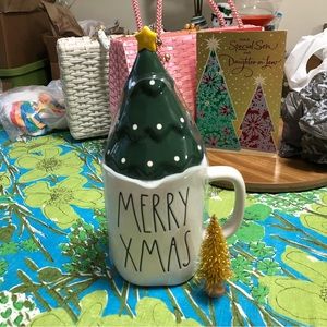 Rae Dunn Merry Xmas 🎄 Christmas tree mug